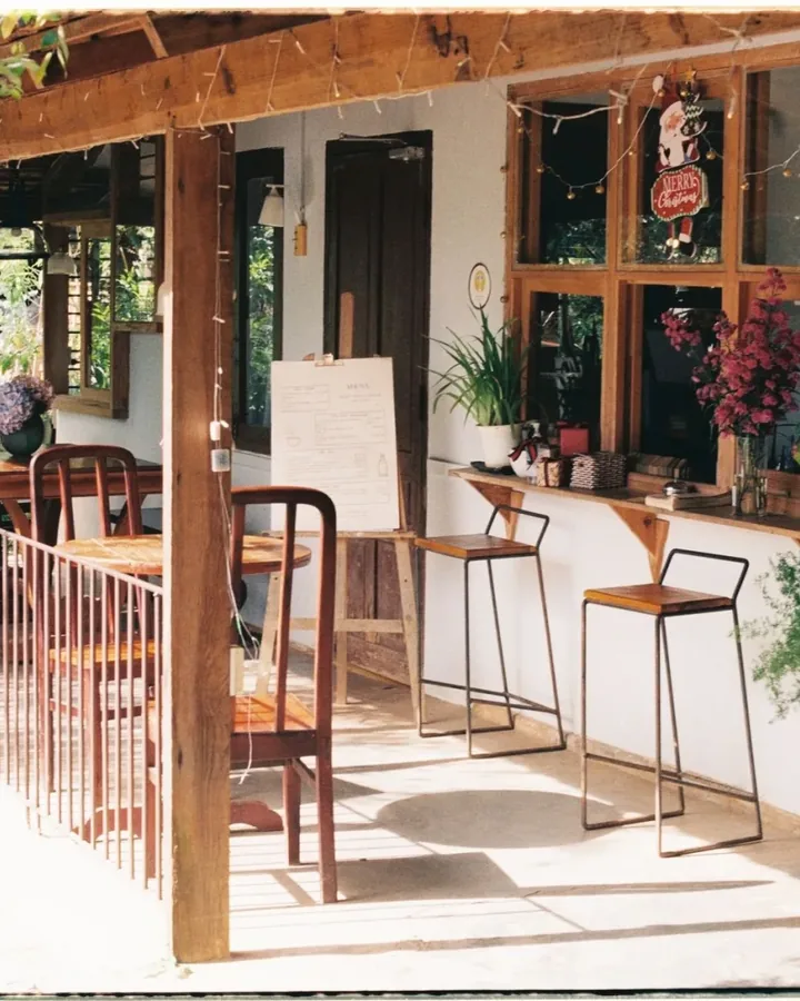 Phòng trước khi dọn — gọn gàng, sạch sẽ